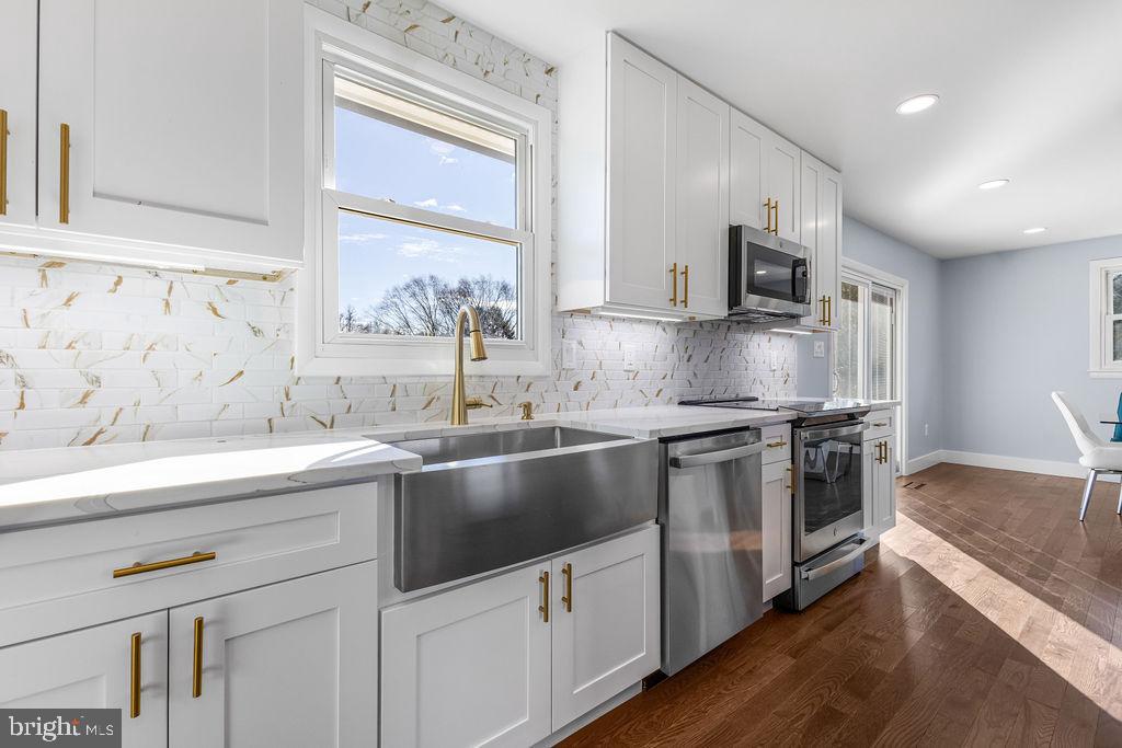 13762 BERLIN TURNPIKE, LOVETTSVILLE, Virginia 20180, 4 Bedrooms Bedrooms, 4 Rooms Rooms,3 BathroomsBathrooms,Residential,For sale,13762 BERLIN TURNPIKE,VALO2110602 MLS # VALO2110602 13762 BERLIN TURNPIKE, LOVETTSVILLE, Virginia 20180, 4 Bedrooms Bedrooms, 4 Rooms Rooms,3 BathroomsBathrooms,Residential,For sale,13762 BERLIN TURNPIKE,VALO2110602 MLS # VALO2110602