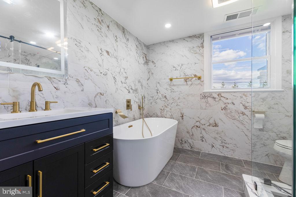 13762 BERLIN TURNPIKE, LOVETTSVILLE, Virginia 20180, 4 Bedrooms Bedrooms, 4 Rooms Rooms,3 BathroomsBathrooms,Residential,For sale,13762 BERLIN TURNPIKE,VALO2110602 MLS # VALO2110602 13762 BERLIN TURNPIKE, LOVETTSVILLE, Virginia 20180, 4 Bedrooms Bedrooms, 4 Rooms Rooms,3 BathroomsBathrooms,Residential,For sale,13762 BERLIN TURNPIKE,VALO2110602 MLS # VALO2110602