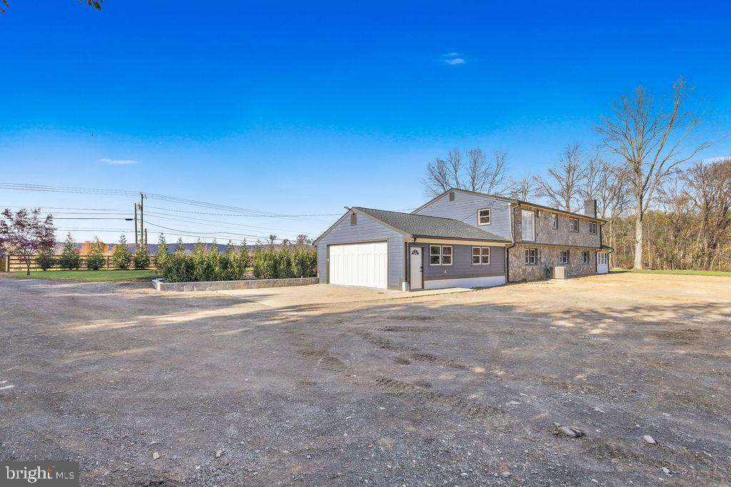 13762 BERLIN TURNPIKE, LOVETTSVILLE, Virginia 20180, 4 Bedrooms Bedrooms, 4 Rooms Rooms,3 BathroomsBathrooms,Residential,For sale,13762 BERLIN TURNPIKE,VALO2110602 MLS # VALO2110602 13762 BERLIN TURNPIKE, LOVETTSVILLE, Virginia 20180, 4 Bedrooms Bedrooms, 4 Rooms Rooms,3 BathroomsBathrooms,Residential,For sale,13762 BERLIN TURNPIKE,VALO2110602 MLS # VALO2110602
