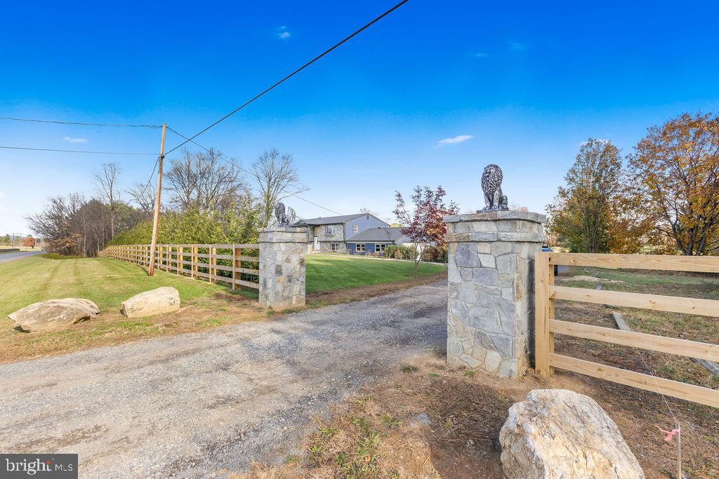 13762 BERLIN TURNPIKE, LOVETTSVILLE, Virginia 20180, 4 Bedrooms Bedrooms, 4 Rooms Rooms,3 BathroomsBathrooms,Residential,For sale,13762 BERLIN TURNPIKE,VALO2110602 MLS # VALO2110602 13762 BERLIN TURNPIKE, LOVETTSVILLE, Virginia 20180, 4 Bedrooms Bedrooms, 4 Rooms Rooms,3 BathroomsBathrooms,Residential,For sale,13762 BERLIN TURNPIKE,VALO2110602 MLS # VALO2110602