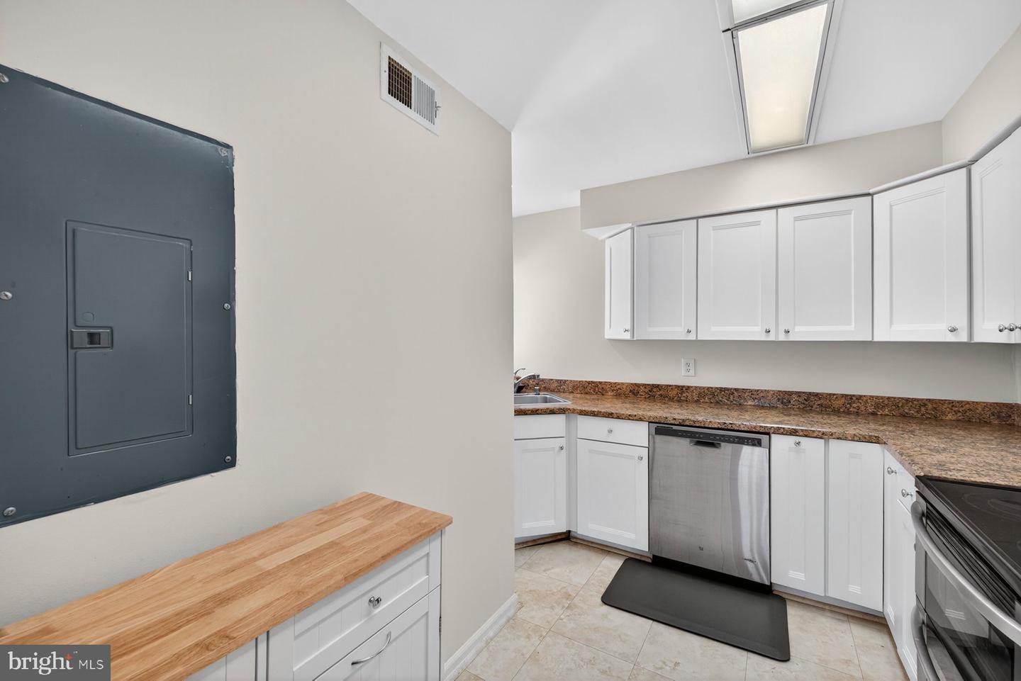 2907 S WOODLEY ST #C, ARLINGTON, Virginia 22206, 2 Bedrooms Bedrooms, 8 Rooms Rooms,2 BathroomsBathrooms,Residential,For sale,2907 S WOODLEY ST #C,VAAR2065792 MLS # VAAR2065792 2907 S WOODLEY ST #C, ARLINGTON, Virginia 22206, 2 Bedrooms Bedrooms, 8 Rooms Rooms,2 BathroomsBathrooms,Residential,For sale,2907 S WOODLEY ST #C,VAAR2065792 MLS # VAAR2065792