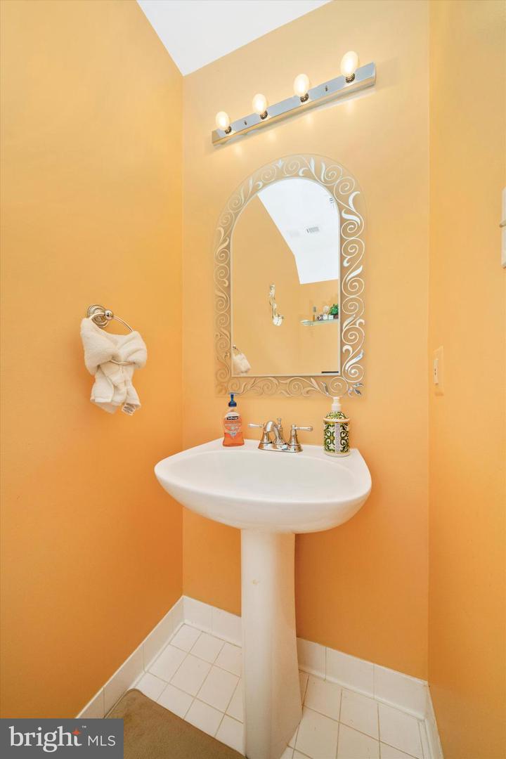 5405 MIDDLEBOURNE LN, CENTREVILLE, Virginia 20120, 3 Bedrooms Bedrooms, ,2 BathroomsBathrooms,Residential,For sale,5405 MIDDLEBOURNE LN,VAFX2278460 MLS # VAFX2278460 5405 MIDDLEBOURNE LN, CENTREVILLE, Virginia 20120, 3 Bedrooms Bedrooms, ,2 BathroomsBathrooms,Residential,For sale,5405 MIDDLEBOURNE LN,VAFX2278460 MLS # VAFX2278460