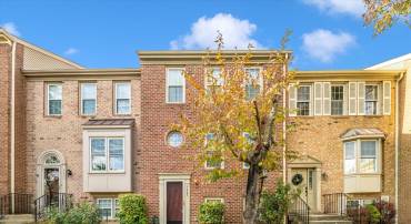 5405 MIDDLEBOURNE LN, CENTREVILLE, Virginia 20120, 3 Bedrooms Bedrooms, ,2 BathroomsBathrooms,Residential,For sale,5405 MIDDLEBOURNE LN,VAFX2278460 MLS # VAFX2278460