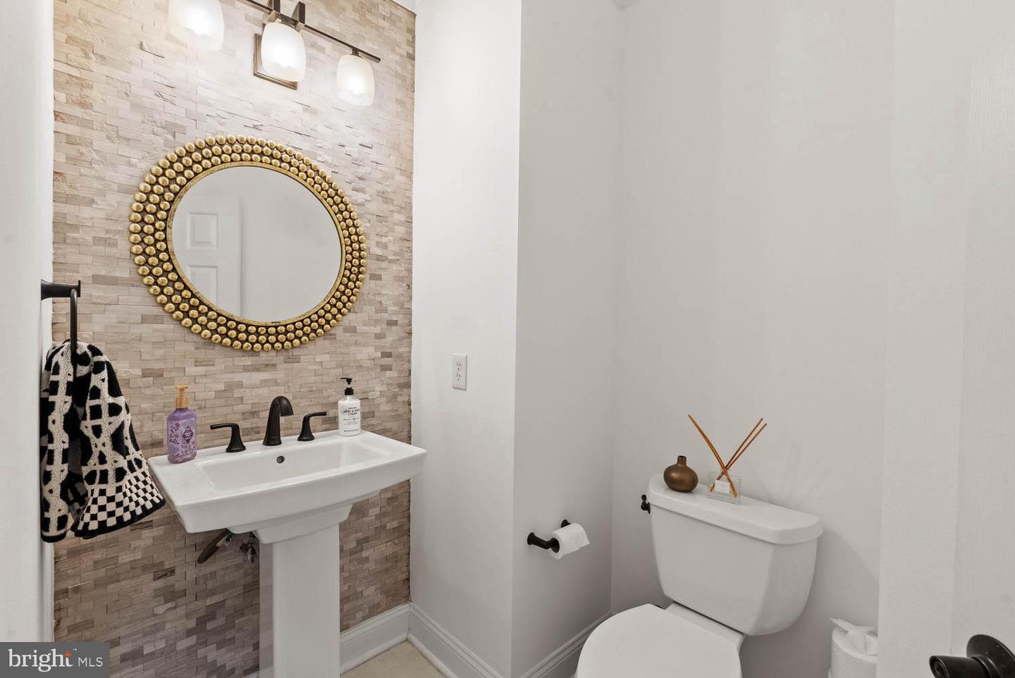 12882 CROUCH DR, FAIRFAX, Virginia 22030, 5 Bedrooms Bedrooms, ,4 BathroomsBathrooms,Residential,For sale,12882 CROUCH DR,VAFX2278164 MLS # VAFX2278164 12882 CROUCH DR, FAIRFAX, Virginia 22030, 5 Bedrooms Bedrooms, ,4 BathroomsBathrooms,Residential,For sale,12882 CROUCH DR,VAFX2278164 MLS # VAFX2278164