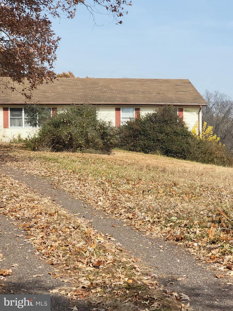 6437 JEFFERSONTON RD, JEFFERSONTON, Virginia 22724, 3 Bedrooms Bedrooms, ,2 BathroomsBathrooms,Residential,For sale,6437 JEFFERSONTON RD,VACU2012030 MLS # VACU2012030 6437 JEFFERSONTON RD, JEFFERSONTON, Virginia 22724, 3 Bedrooms Bedrooms, ,2 BathroomsBathrooms,Residential,For sale,6437 JEFFERSONTON RD,VACU2012030 MLS # VACU2012030