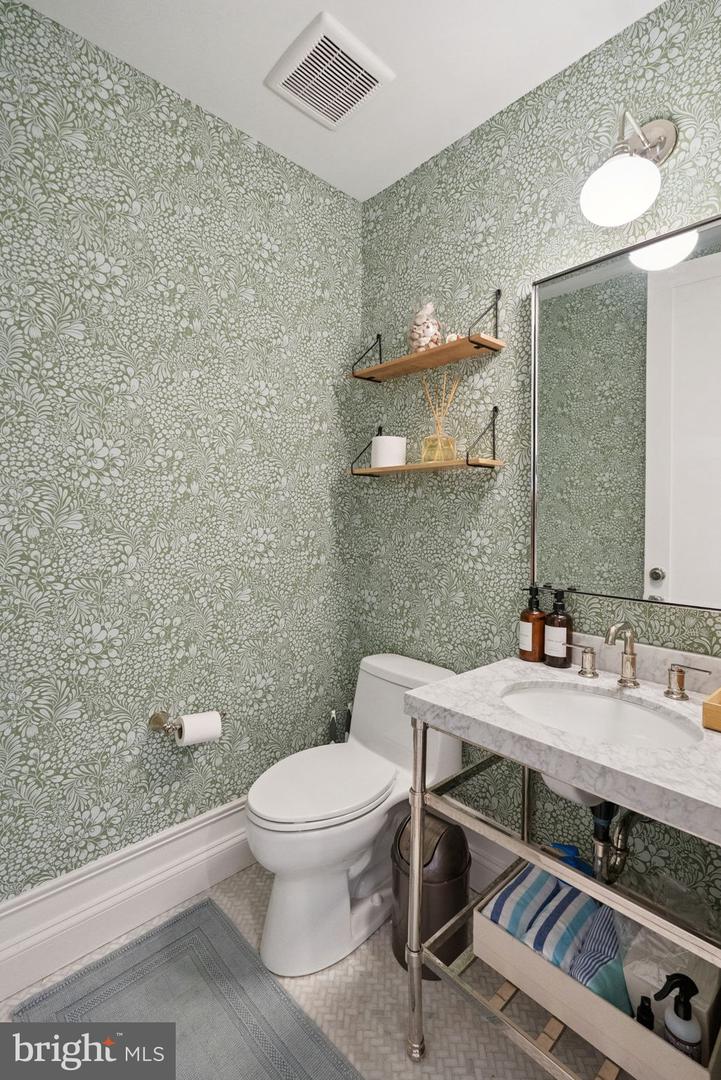 1708 LAWRENCE ST NE, WASHINGTON, District Of Columbia 20018, 6 Bedrooms Bedrooms, ,4 BathroomsBathrooms,Residential,For sale,1708 LAWRENCE ST NE,DCDC2230954 MLS # DCDC2230954 1708 LAWRENCE ST NE, WASHINGTON, District Of Columbia 20018, 6 Bedrooms Bedrooms, ,4 BathroomsBathrooms,Residential,For sale,1708 LAWRENCE ST NE,DCDC2230954 MLS # DCDC2230954