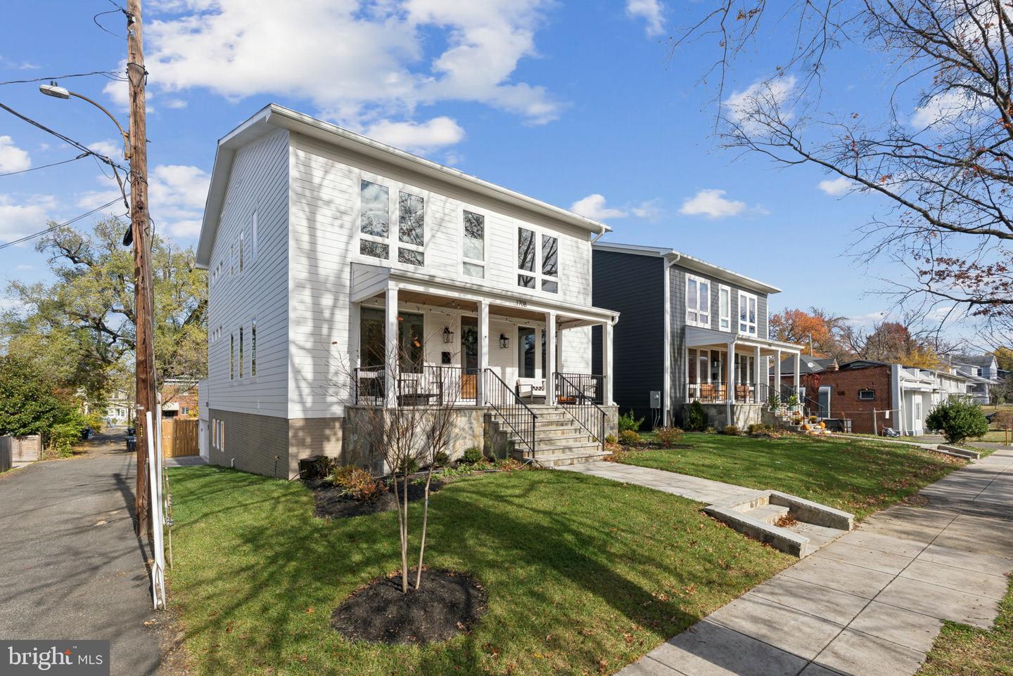 1708 LAWRENCE ST NE, WASHINGTON, District Of Columbia 20018, 6 Bedrooms Bedrooms, ,4 BathroomsBathrooms,Residential,For sale,1708 LAWRENCE ST NE,DCDC2230954 MLS # DCDC2230954 1708 LAWRENCE ST NE, WASHINGTON, District Of Columbia 20018, 6 Bedrooms Bedrooms, ,4 BathroomsBathrooms,Residential,For sale,1708 LAWRENCE ST NE,DCDC2230954 MLS # DCDC2230954