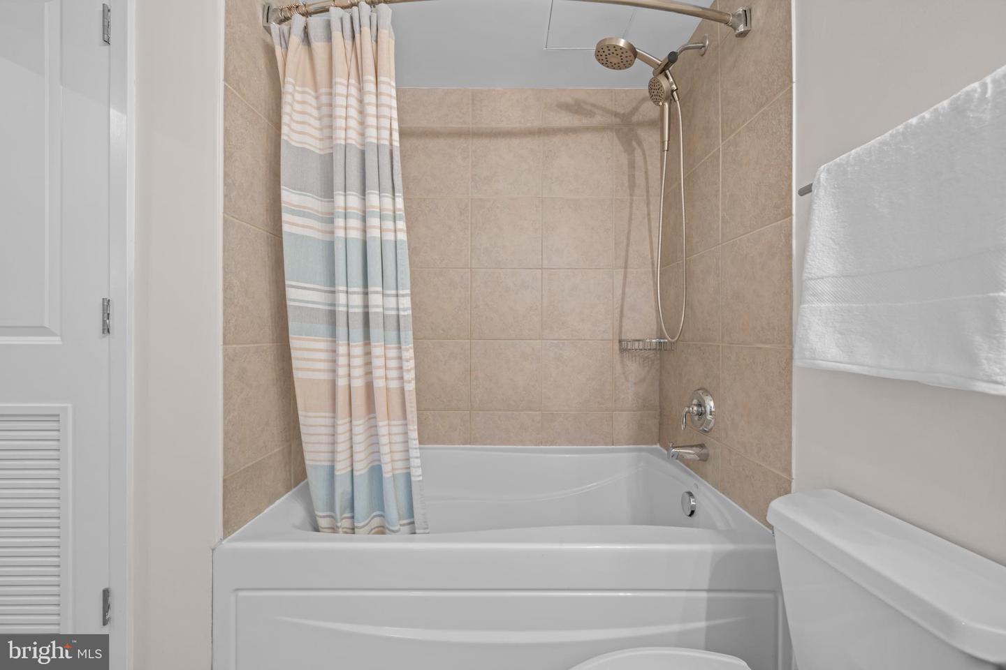 820 N POLLARD ST #307, ARLINGTON, Virginia 22203, 1 Bedroom Bedrooms, ,1 BathroomBathrooms,Residential,For sale,820 N POLLARD ST #307,VAAR2065926 MLS # VAAR2065926 820 N POLLARD ST #307, ARLINGTON, Virginia 22203, 1 Bedroom Bedrooms, ,1 BathroomBathrooms,Residential,For sale,820 N POLLARD ST #307,VAAR2065926 MLS # VAAR2065926