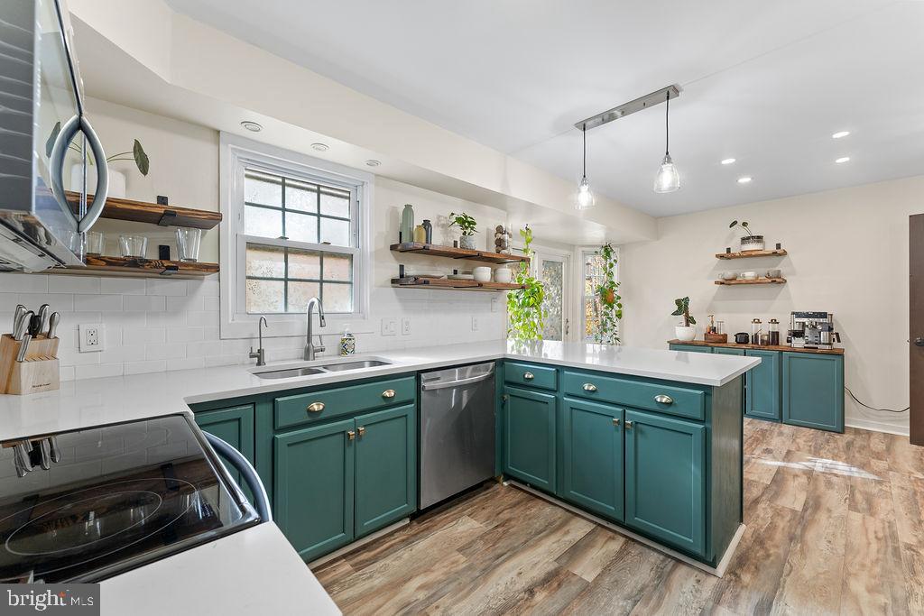 148 OAKWOOD DR, STAFFORD, Virginia 22554, 3 Bedrooms Bedrooms, 6 Rooms Rooms,2 BathroomsBathrooms,Residential,For sale,148 OAKWOOD DR,VAST2044158 MLS # VAST2044158