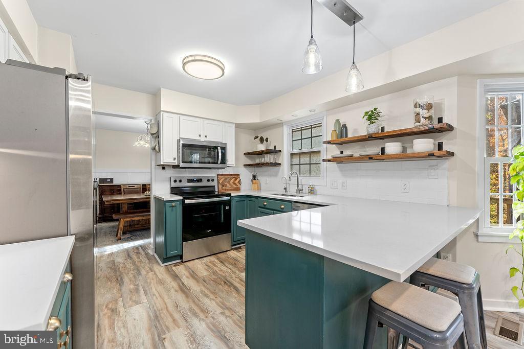 148 OAKWOOD DR, STAFFORD, Virginia 22554, 3 Bedrooms Bedrooms, 6 Rooms Rooms,2 BathroomsBathrooms,Residential,For sale,148 OAKWOOD DR,VAST2044158 MLS # VAST2044158