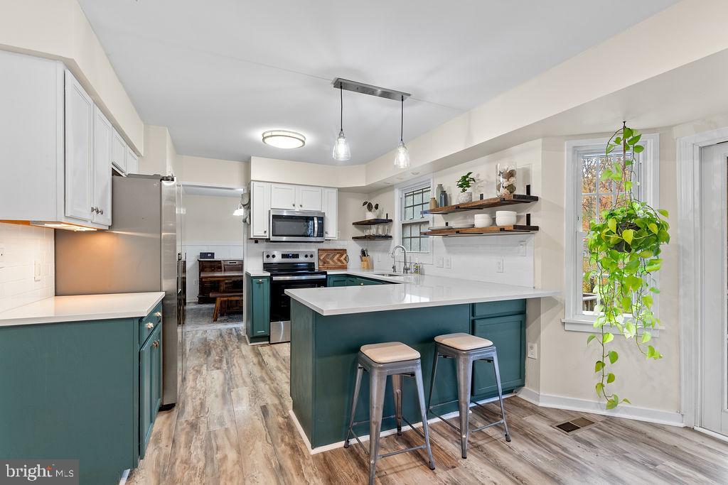 148 OAKWOOD DR, STAFFORD, Virginia 22554, 3 Bedrooms Bedrooms, 6 Rooms Rooms,2 BathroomsBathrooms,Residential,For sale,148 OAKWOOD DR,VAST2044158 MLS # VAST2044158