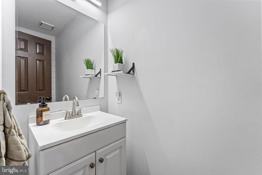 148 OAKWOOD DR, STAFFORD, Virginia 22554, 3 Bedrooms Bedrooms, 6 Rooms Rooms,2 BathroomsBathrooms,Residential,For sale,148 OAKWOOD DR,VAST2044158 MLS # VAST2044158