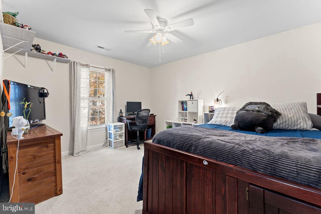 148 OAKWOOD DR, STAFFORD, Virginia 22554, 3 Bedrooms Bedrooms, 6 Rooms Rooms,2 BathroomsBathrooms,Residential,For sale,148 OAKWOOD DR,VAST2044158 MLS # VAST2044158