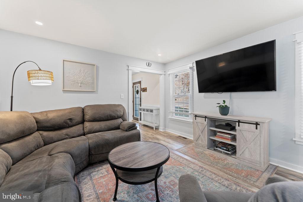 148 OAKWOOD DR, STAFFORD, Virginia 22554, 3 Bedrooms Bedrooms, 6 Rooms Rooms,2 BathroomsBathrooms,Residential,For sale,148 OAKWOOD DR,VAST2044158 MLS # VAST2044158