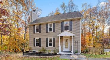 148 OAKWOOD DR, STAFFORD, Virginia 22554, 3 Bedrooms Bedrooms, 6 Rooms Rooms,2 BathroomsBathrooms,Residential,For sale,148 OAKWOOD DR,VAST2044158 MLS # VAST2044158