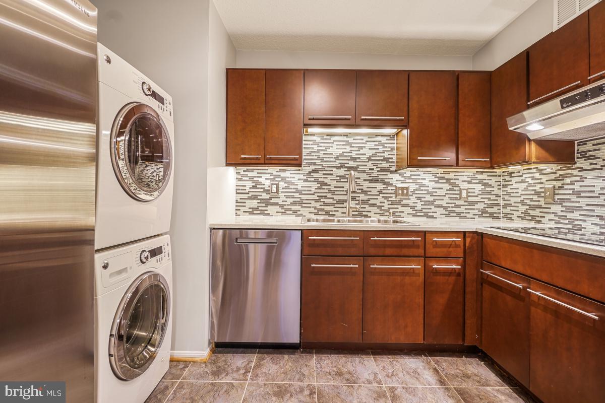 5902 MOUNT EAGLE DR #1503, ALEXANDRIA, Virginia 22303, 2 Bedrooms Bedrooms, 8 Rooms Rooms,1 BathroomBathrooms,Residential,For sale,5902 MOUNT EAGLE DR #1503,VAFX2278870 MLS # VAFX2278870 5902 MOUNT EAGLE DR #1503, ALEXANDRIA, Virginia 22303, 2 Bedrooms Bedrooms, 8 Rooms Rooms,1 BathroomBathrooms,Residential,For sale,5902 MOUNT EAGLE DR #1503,VAFX2278870 MLS # VAFX2278870