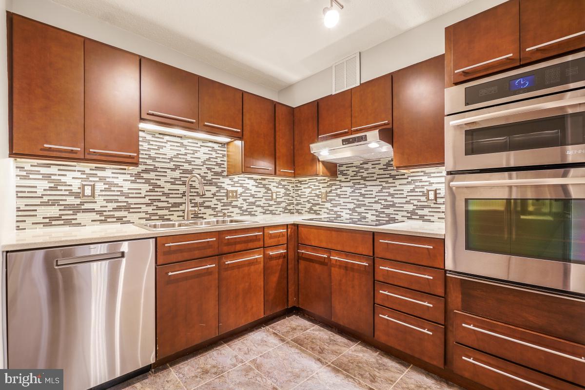 5902 MOUNT EAGLE DR #1503, ALEXANDRIA, Virginia 22303, 2 Bedrooms Bedrooms, 8 Rooms Rooms,1 BathroomBathrooms,Residential,For sale,5902 MOUNT EAGLE DR #1503,VAFX2278870 MLS # VAFX2278870 5902 MOUNT EAGLE DR #1503, ALEXANDRIA, Virginia 22303, 2 Bedrooms Bedrooms, 8 Rooms Rooms,1 BathroomBathrooms,Residential,For sale,5902 MOUNT EAGLE DR #1503,VAFX2278870 MLS # VAFX2278870