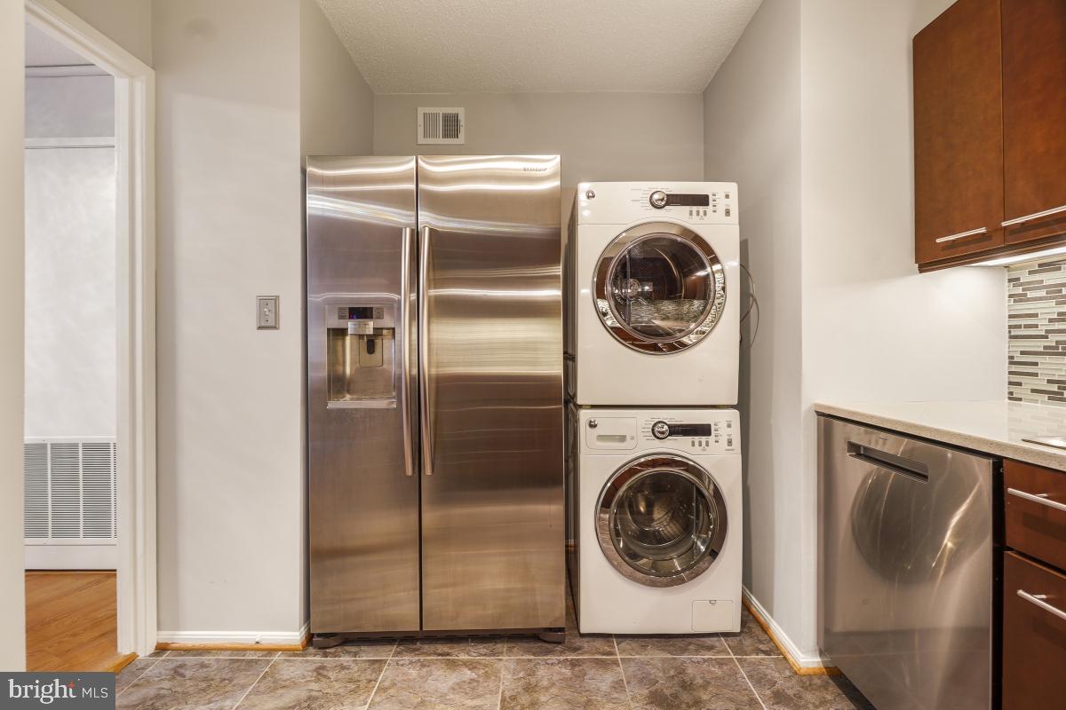 5902 MOUNT EAGLE DR #1503, ALEXANDRIA, Virginia 22303, 2 Bedrooms Bedrooms, 8 Rooms Rooms,1 BathroomBathrooms,Residential,For sale,5902 MOUNT EAGLE DR #1503,VAFX2278870 MLS # VAFX2278870 5902 MOUNT EAGLE DR #1503, ALEXANDRIA, Virginia 22303, 2 Bedrooms Bedrooms, 8 Rooms Rooms,1 BathroomBathrooms,Residential,For sale,5902 MOUNT EAGLE DR #1503,VAFX2278870 MLS # VAFX2278870