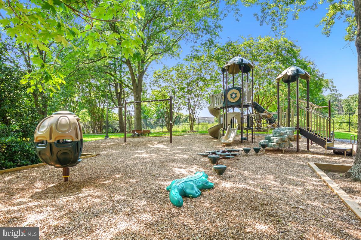 5902 MOUNT EAGLE DR #1503, ALEXANDRIA, Virginia 22303, 2 Bedrooms Bedrooms, 8 Rooms Rooms,1 BathroomBathrooms,Residential,For sale,5902 MOUNT EAGLE DR #1503,VAFX2278870 MLS # VAFX2278870 5902 MOUNT EAGLE DR #1503, ALEXANDRIA, Virginia 22303, 2 Bedrooms Bedrooms, 8 Rooms Rooms,1 BathroomBathrooms,Residential,For sale,5902 MOUNT EAGLE DR #1503,VAFX2278870 MLS # VAFX2278870