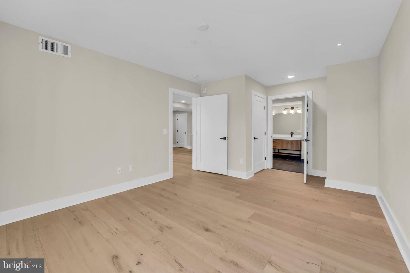 919 12TH ST NE #A303, WASHINGTON, District Of Columbia 20002, 2 Bedrooms Bedrooms, ,2 BathroomsBathrooms,Residential,For sale,919 12TH ST NE #A303,DCDC2231528 MLS # DCDC2231528 919 12TH ST NE #A303, WASHINGTON, District Of Columbia 20002, 2 Bedrooms Bedrooms, ,2 BathroomsBathrooms,Residential,For sale,919 12TH ST NE #A303,DCDC2231528 MLS # DCDC2231528