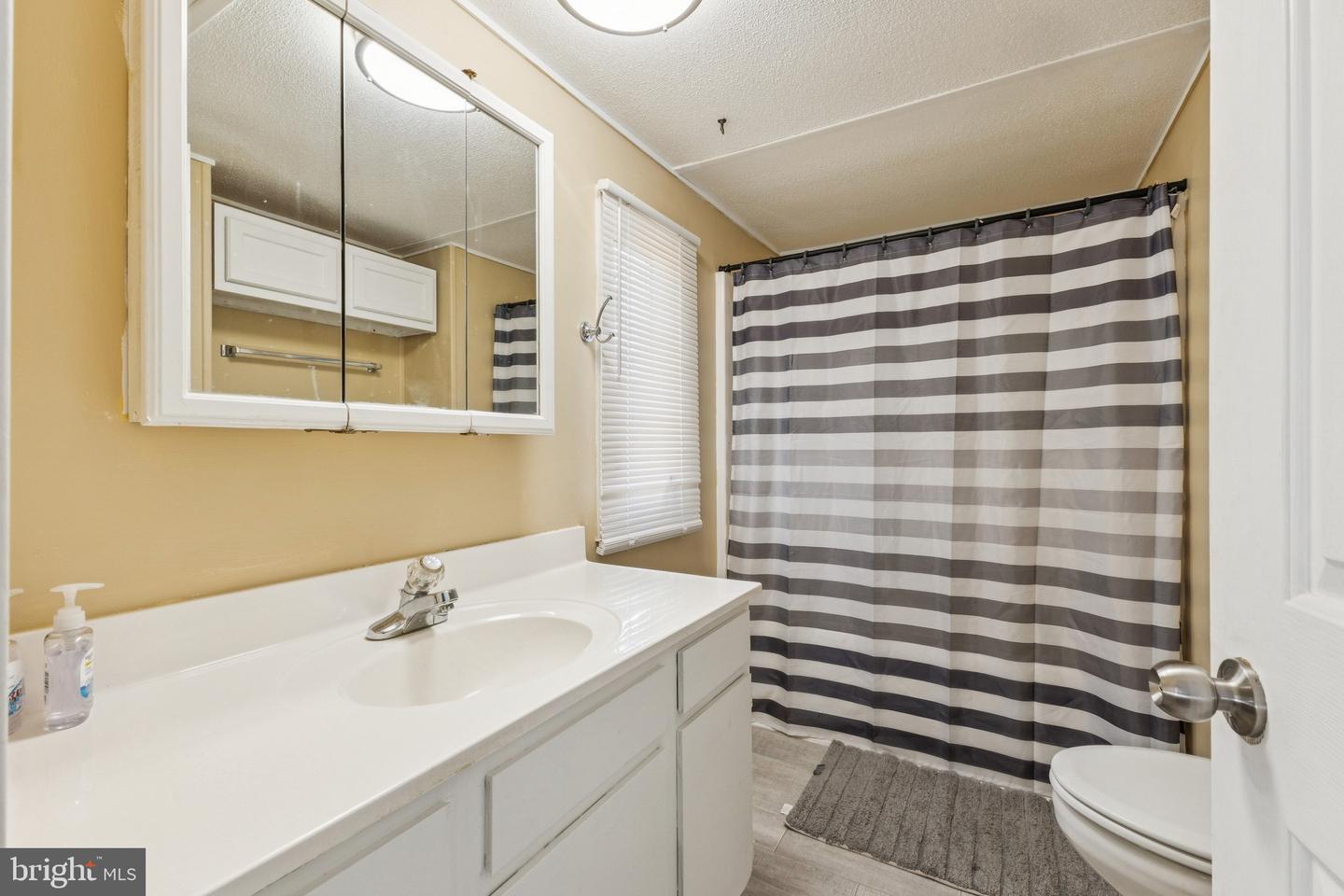 10237 HOOK RD, RAPIDAN, Virginia 22733, 3 Bedrooms Bedrooms, ,2 BathroomsBathrooms,Residential,For sale,10237 HOOK RD,VAOR2012776 MLS # VAOR2012776 10237 HOOK RD, RAPIDAN, Virginia 22733, 3 Bedrooms Bedrooms, ,2 BathroomsBathrooms,Residential,For sale,10237 HOOK RD,VAOR2012776 MLS # VAOR2012776