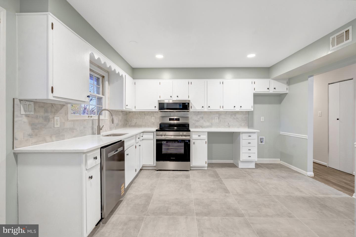 104 W AMHURST PL, STERLING, Virginia 20164, 3 Bedrooms Bedrooms, 8 Rooms Rooms,2 BathroomsBathrooms,Residential,For sale,104 W AMHURST PL,VALO2111002 MLS # VALO2111002 104 W AMHURST PL, STERLING, Virginia 20164, 3 Bedrooms Bedrooms, 8 Rooms Rooms,2 BathroomsBathrooms,Residential,For sale,104 W AMHURST PL,VALO2111002 MLS # VALO2111002