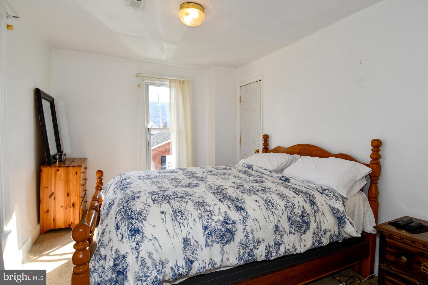 484 E QUEEN ST, STRASBURG, Virginia 22657, 2 Bedrooms Bedrooms, ,1 BathroomBathrooms,Residential,For sale,484 E QUEEN ST,VASH2012976 MLS # VASH2012976 484 E QUEEN ST, STRASBURG, Virginia 22657, 2 Bedrooms Bedrooms, ,1 BathroomBathrooms,Residential,For sale,484 E QUEEN ST,VASH2012976 MLS # VASH2012976