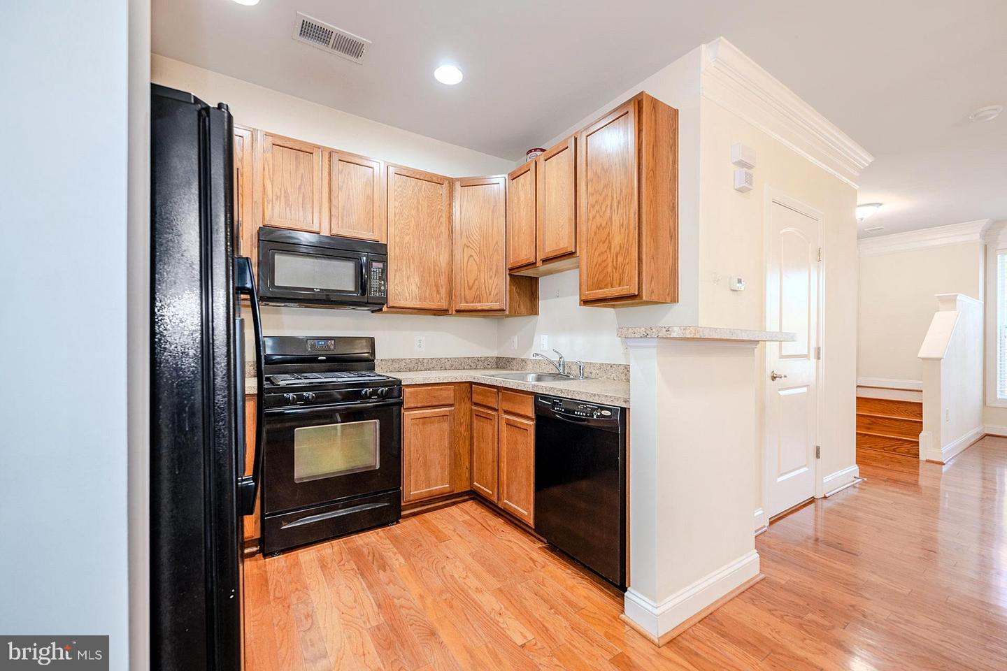 2667 SHEFFIELD HILL WAY #168, WOODBRIDGE, Virginia 22191, 2 Bedrooms Bedrooms, ,2 BathroomsBathrooms,Residential,For sale,2667 SHEFFIELD HILL WAY #168,VAPW2107684 MLS # VAPW2107684