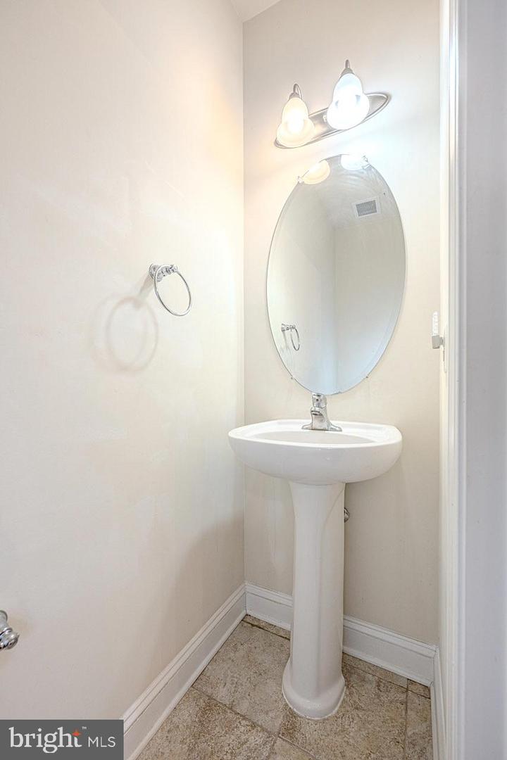 2667 SHEFFIELD HILL WAY #168, WOODBRIDGE, Virginia 22191, 2 Bedrooms Bedrooms, ,2 BathroomsBathrooms,Residential,For sale,2667 SHEFFIELD HILL WAY #168,VAPW2107684 MLS # VAPW2107684