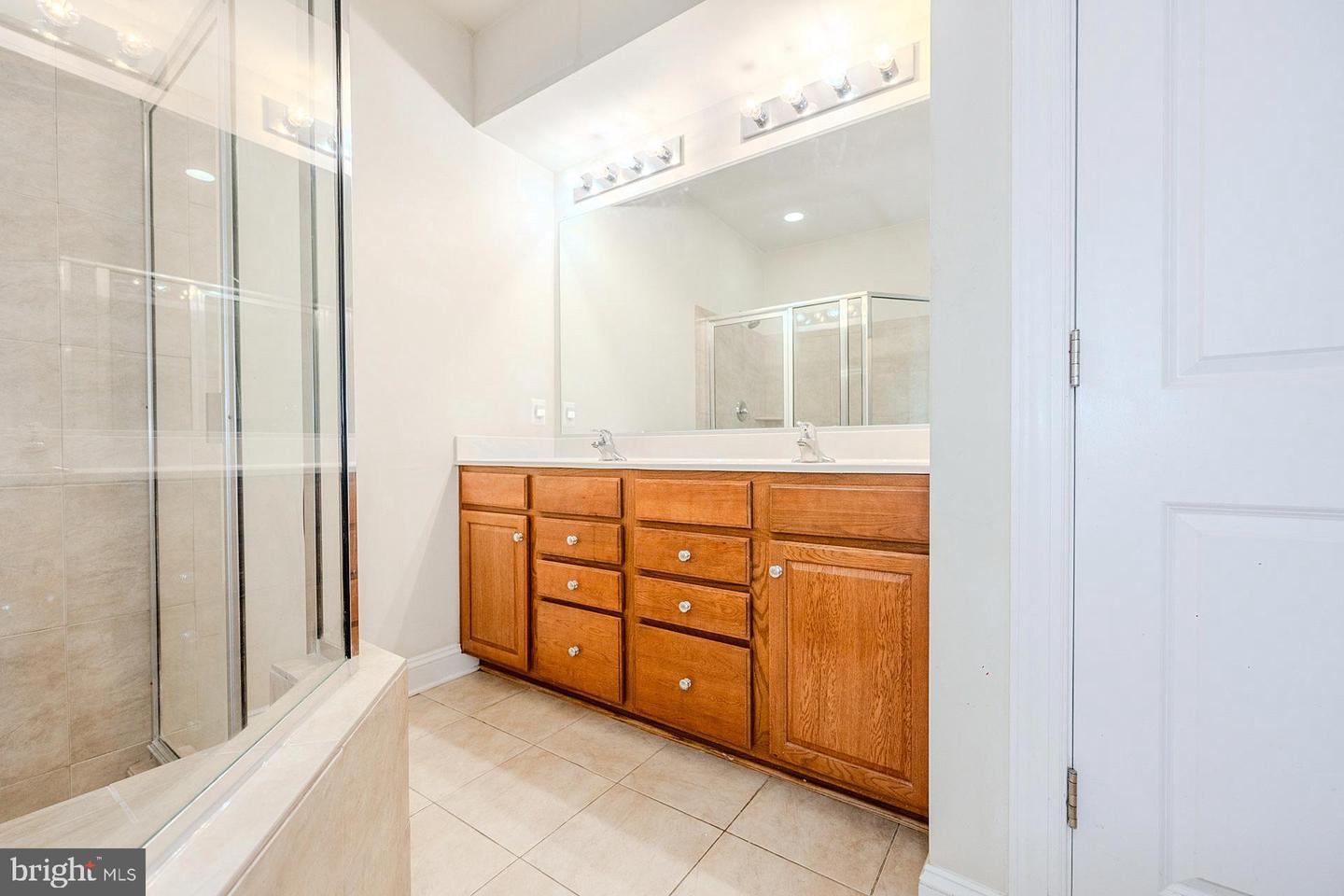 2667 SHEFFIELD HILL WAY #168, WOODBRIDGE, Virginia 22191, 2 Bedrooms Bedrooms, ,2 BathroomsBathrooms,Residential,For sale,2667 SHEFFIELD HILL WAY #168,VAPW2107684 MLS # VAPW2107684