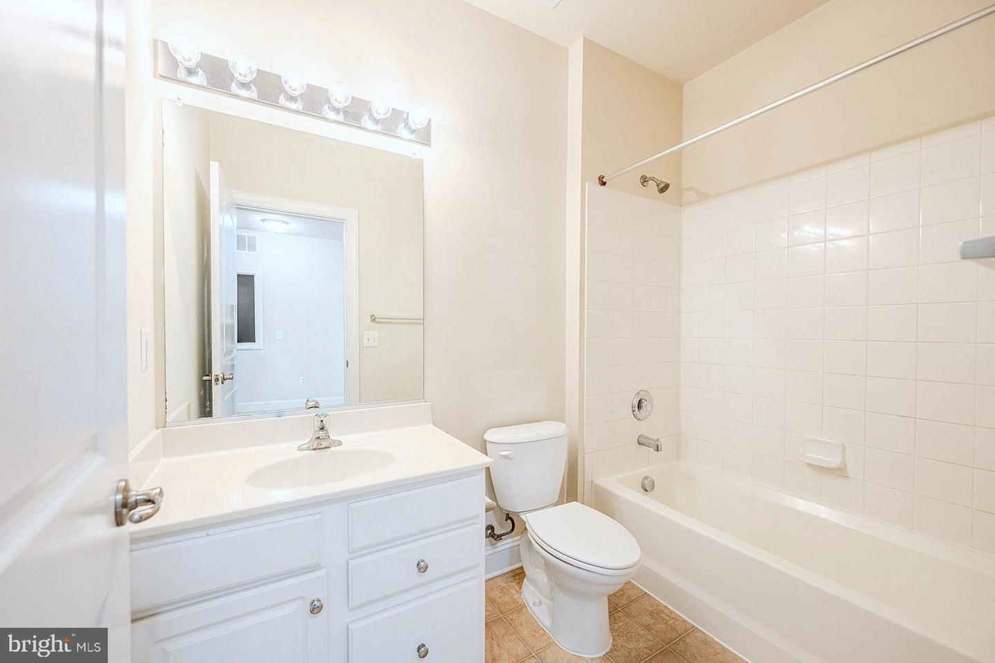 2667 SHEFFIELD HILL WAY #168, WOODBRIDGE, Virginia 22191, 2 Bedrooms Bedrooms, ,2 BathroomsBathrooms,Residential,For sale,2667 SHEFFIELD HILL WAY #168,VAPW2107684 MLS # VAPW2107684