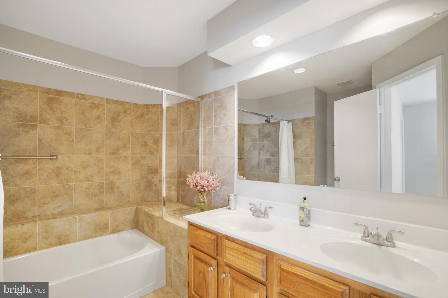 7711 LAFAYETTE FOREST DR #22, ANNANDALE, Virginia 22003, 2 Bedrooms Bedrooms, ,2 BathroomsBathrooms,Residential,For sale,7711 LAFAYETTE FOREST DR #22,VAFX2278822 MLS # VAFX2278822 7711 LAFAYETTE FOREST DR #22, ANNANDALE, Virginia 22003, 2 Bedrooms Bedrooms, ,2 BathroomsBathrooms,Residential,For sale,7711 LAFAYETTE FOREST DR #22,VAFX2278822 MLS # VAFX2278822