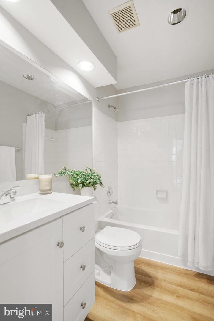 7711 LAFAYETTE FOREST DR #22, ANNANDALE, Virginia 22003, 2 Bedrooms Bedrooms, ,2 BathroomsBathrooms,Residential,For sale,7711 LAFAYETTE FOREST DR #22,VAFX2278822 MLS # VAFX2278822 7711 LAFAYETTE FOREST DR #22, ANNANDALE, Virginia 22003, 2 Bedrooms Bedrooms, ,2 BathroomsBathrooms,Residential,For sale,7711 LAFAYETTE FOREST DR #22,VAFX2278822 MLS # VAFX2278822