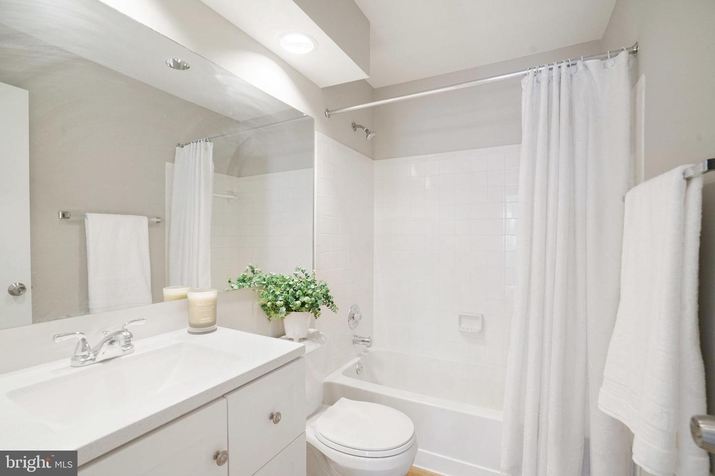 7711 LAFAYETTE FOREST DR #22, ANNANDALE, Virginia 22003, 2 Bedrooms Bedrooms, ,2 BathroomsBathrooms,Residential,For sale,7711 LAFAYETTE FOREST DR #22,VAFX2278822 MLS # VAFX2278822 7711 LAFAYETTE FOREST DR #22, ANNANDALE, Virginia 22003, 2 Bedrooms Bedrooms, ,2 BathroomsBathrooms,Residential,For sale,7711 LAFAYETTE FOREST DR #22,VAFX2278822 MLS # VAFX2278822