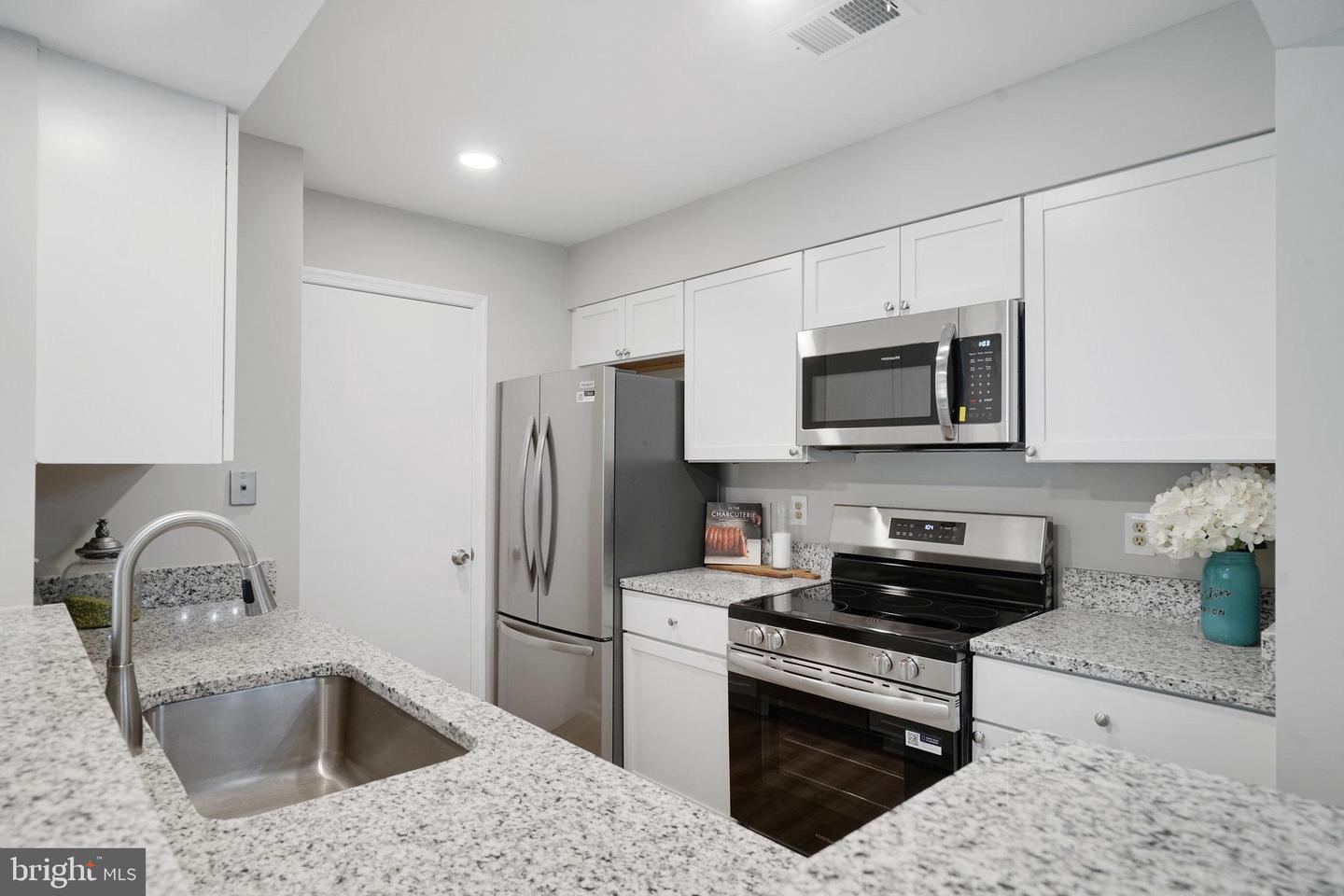 7711 LAFAYETTE FOREST DR #22, ANNANDALE, Virginia 22003, 2 Bedrooms Bedrooms, ,2 BathroomsBathrooms,Residential,For sale,7711 LAFAYETTE FOREST DR #22,VAFX2278822 MLS # VAFX2278822 7711 LAFAYETTE FOREST DR #22, ANNANDALE, Virginia 22003, 2 Bedrooms Bedrooms, ,2 BathroomsBathrooms,Residential,For sale,7711 LAFAYETTE FOREST DR #22,VAFX2278822 MLS # VAFX2278822