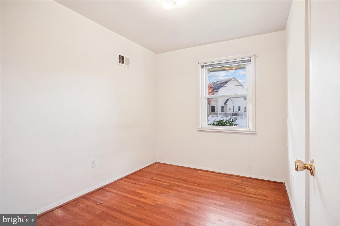 1827 OLMSTEAD DR, FALLS CHURCH, Virginia 22043, 3 Bedrooms Bedrooms, ,1 BathroomBathrooms,Residential,For sale,1827 OLMSTEAD DR,VAFX2278844 MLS # VAFX2278844 1827 OLMSTEAD DR, FALLS CHURCH, Virginia 22043, 3 Bedrooms Bedrooms, ,1 BathroomBathrooms,Residential,For sale,1827 OLMSTEAD DR,VAFX2278844 MLS # VAFX2278844