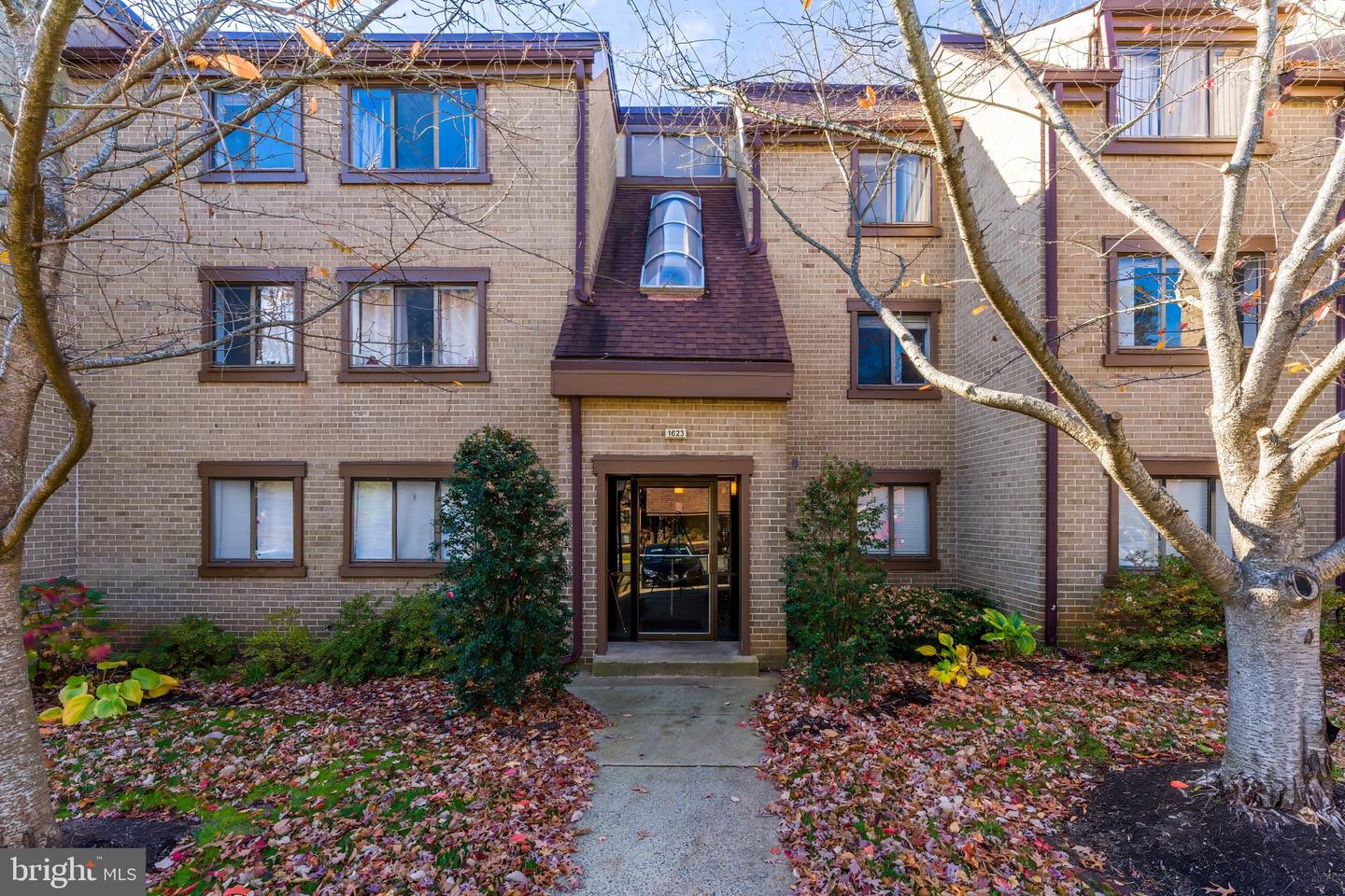 1623 PARKCREST CIR #9B/300, RESTON, Virginia 20190, 2 Bedrooms Bedrooms, ,1 BathroomBathrooms,Residential,For sale,1623 PARKCREST CIR #9B/300,VAFX2278708 MLS # VAFX2278708 1623 PARKCREST CIR #9B/300, RESTON, Virginia 20190, 2 Bedrooms Bedrooms, ,1 BathroomBathrooms,Residential,For sale,1623 PARKCREST CIR #9B/300,VAFX2278708 MLS # VAFX2278708