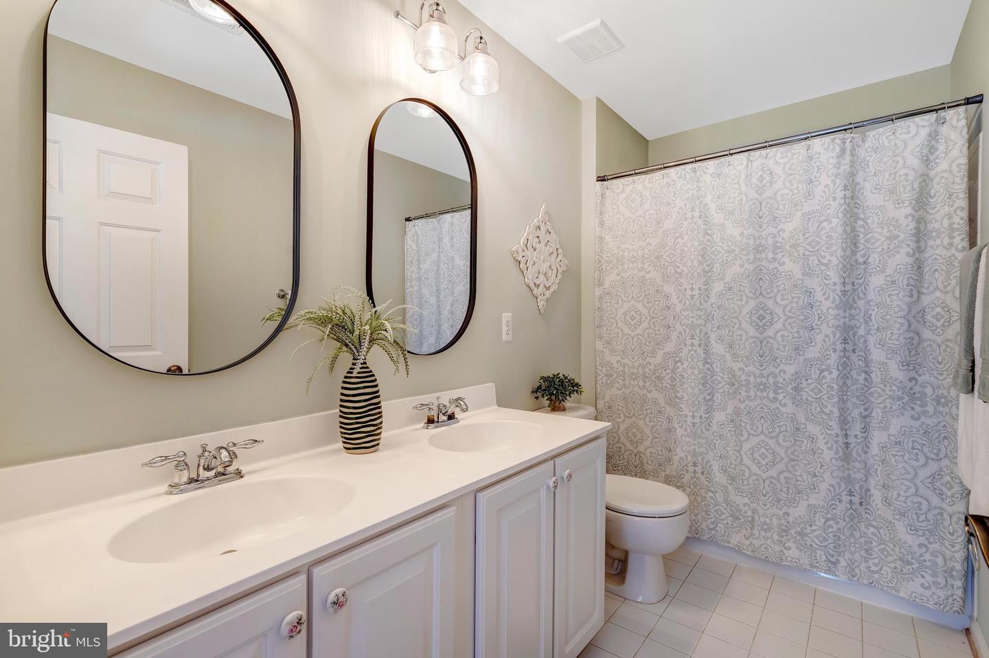 9237 OLD BEECH CT, LORTON, Virginia 22079, 4 Bedrooms Bedrooms, ,3 BathroomsBathrooms,Residential,For sale,9237 OLD BEECH CT,VAFX2278948 MLS # VAFX2278948 9237 OLD BEECH CT, LORTON, Virginia 22079, 4 Bedrooms Bedrooms, ,3 BathroomsBathrooms,Residential,For sale,9237 OLD BEECH CT,VAFX2278948 MLS # VAFX2278948