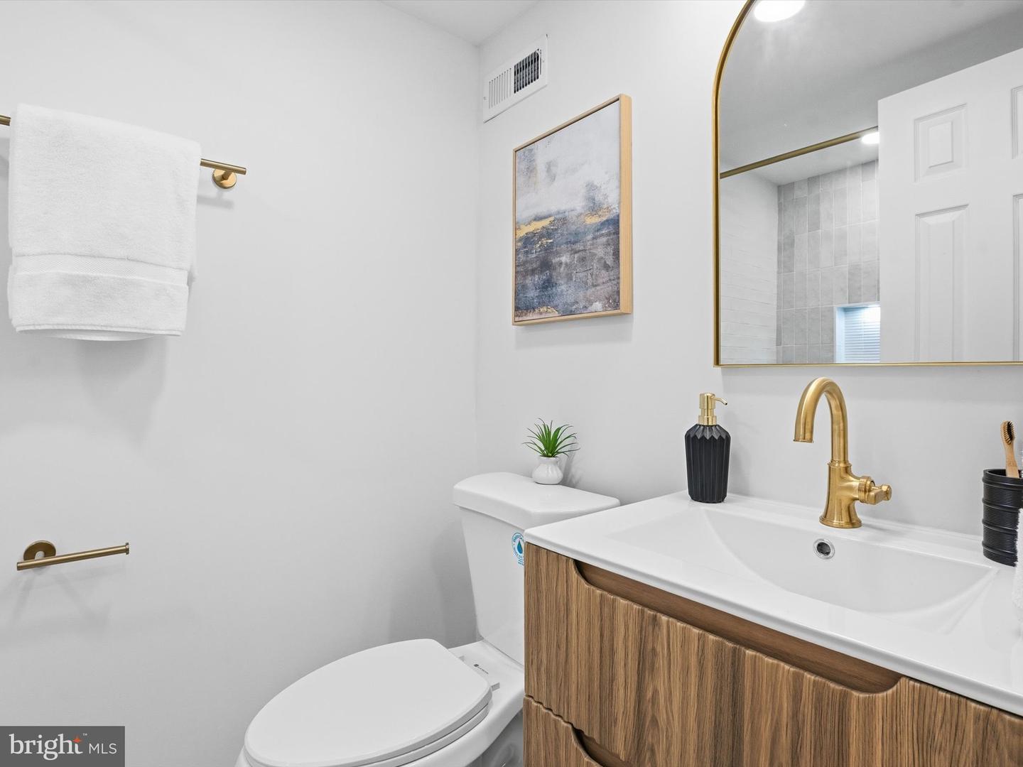 2133 FREDA DR, VIENNA, Virginia 22181, 4 Bedrooms Bedrooms, ,3 BathroomsBathrooms,Residential,For sale,2133 FREDA DR,VAFX2278986 MLS # VAFX2278986 2133 FREDA DR, VIENNA, Virginia 22181, 4 Bedrooms Bedrooms, ,3 BathroomsBathrooms,Residential,For sale,2133 FREDA DR,VAFX2278986 MLS # VAFX2278986