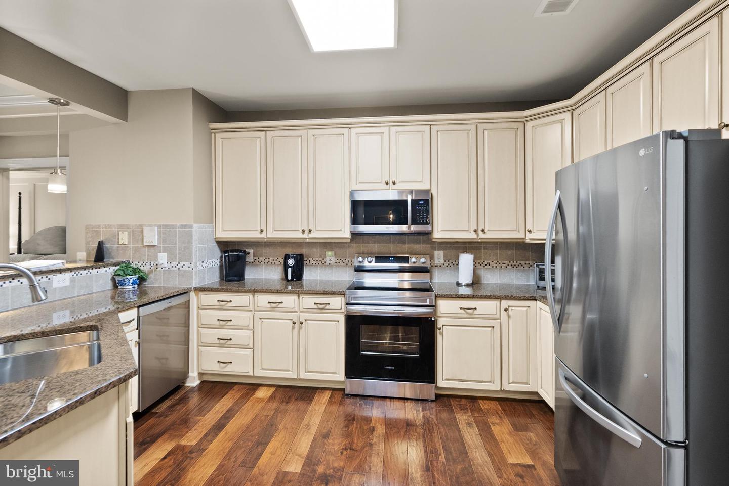 15251 ROYAL CREST DR #103, HAYMARKET, Virginia 20169, 2 Bedrooms Bedrooms, ,2 BathroomsBathrooms,Residential,For sale,15251 ROYAL CREST DR #103,VAPW2107738 MLS # VAPW2107738 15251 ROYAL CREST DR #103, HAYMARKET, Virginia 20169, 2 Bedrooms Bedrooms, ,2 BathroomsBathrooms,Residential,For sale,15251 ROYAL CREST DR #103,VAPW2107738 MLS # VAPW2107738