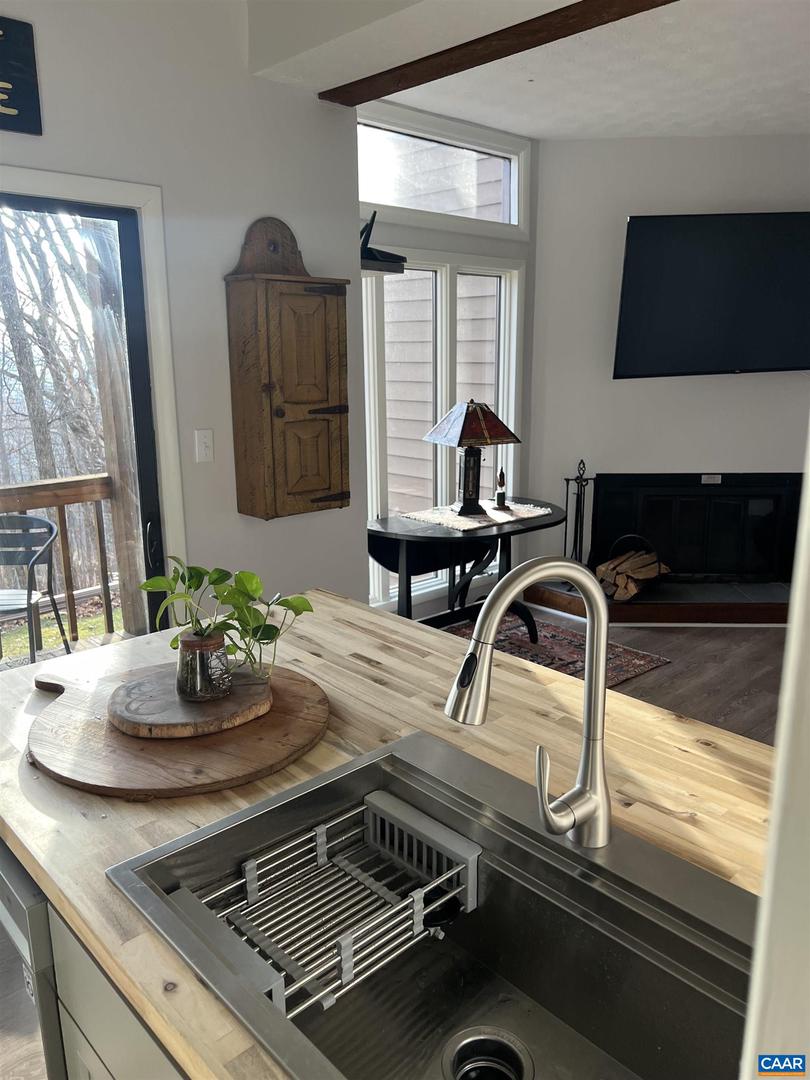 800 LAURELWOOD CONDOS, WINTERGREEN RESORT, Virginia 22967, 1 Bedroom Bedrooms, ,1 BathroomBathrooms,Residential,For sale,800 LAURELWOOD CONDOS,671074 MLS # 671074