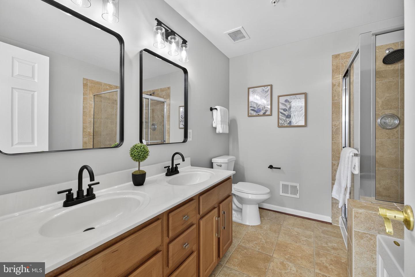 6313 IRIS MEADOW LN, HAYMARKET, Virginia 20169, 3 Bedrooms Bedrooms, ,2 BathroomsBathrooms,Residential,For sale,6313 IRIS MEADOW LN,VAPW2107718 MLS # VAPW2107718 6313 IRIS MEADOW LN, HAYMARKET, Virginia 20169, 3 Bedrooms Bedrooms, ,2 BathroomsBathrooms,Residential,For sale,6313 IRIS MEADOW LN,VAPW2107718 MLS # VAPW2107718