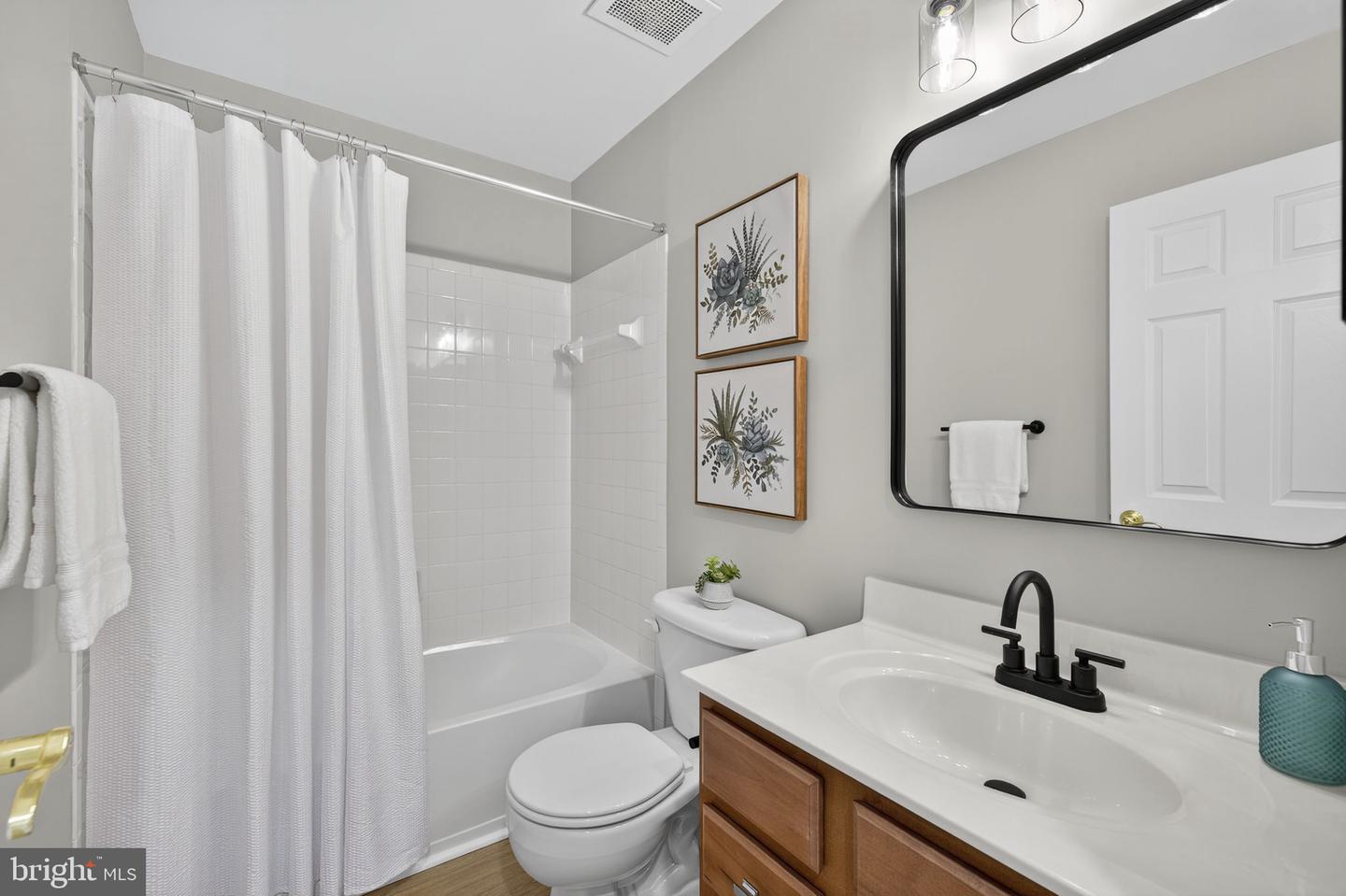 6313 IRIS MEADOW LN, HAYMARKET, Virginia 20169, 3 Bedrooms Bedrooms, ,2 BathroomsBathrooms,Residential,For sale,6313 IRIS MEADOW LN,VAPW2107718 MLS # VAPW2107718 6313 IRIS MEADOW LN, HAYMARKET, Virginia 20169, 3 Bedrooms Bedrooms, ,2 BathroomsBathrooms,Residential,For sale,6313 IRIS MEADOW LN,VAPW2107718 MLS # VAPW2107718