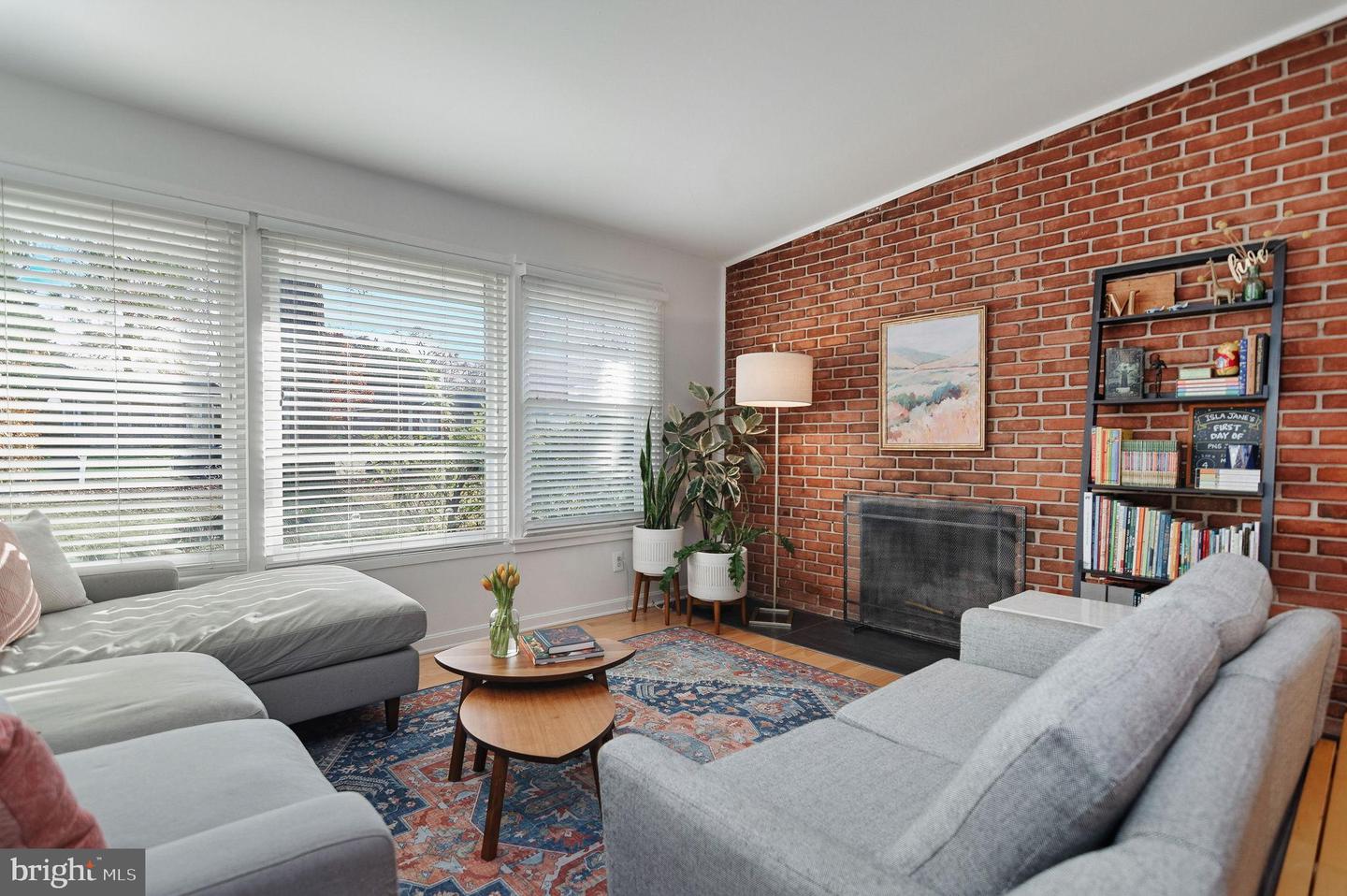 7014 OAK RIDGE RD, FALLS CHURCH, Virginia 22042, 3 Bedrooms Bedrooms, 4 Rooms Rooms,1 BathroomBathrooms,Residential,For sale,7014 OAK RIDGE RD,VAFX2279080 MLS # VAFX2279080 7014 OAK RIDGE RD, FALLS CHURCH, Virginia 22042, 3 Bedrooms Bedrooms, 4 Rooms Rooms,1 BathroomBathrooms,Residential,For sale,7014 OAK RIDGE RD,VAFX2279080 MLS # VAFX2279080