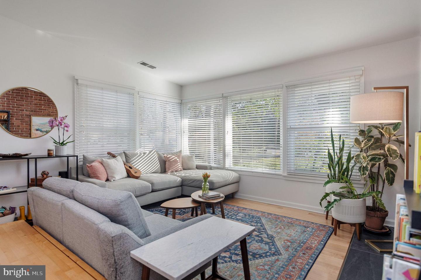 7014 OAK RIDGE RD, FALLS CHURCH, Virginia 22042, 3 Bedrooms Bedrooms, 4 Rooms Rooms,1 BathroomBathrooms,Residential,For sale,7014 OAK RIDGE RD,VAFX2279080 MLS # VAFX2279080 7014 OAK RIDGE RD, FALLS CHURCH, Virginia 22042, 3 Bedrooms Bedrooms, 4 Rooms Rooms,1 BathroomBathrooms,Residential,For sale,7014 OAK RIDGE RD,VAFX2279080 MLS # VAFX2279080