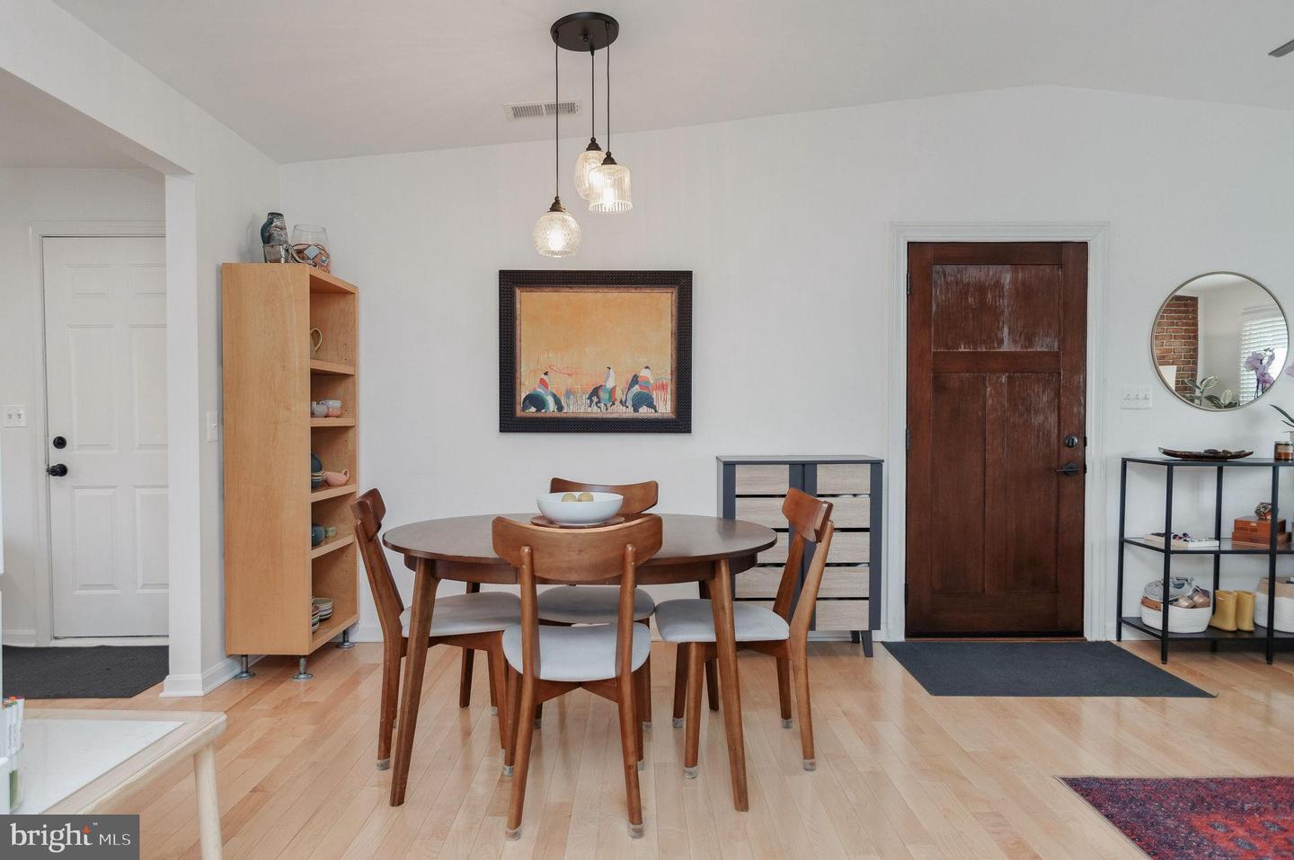 7014 OAK RIDGE RD, FALLS CHURCH, Virginia 22042, 3 Bedrooms Bedrooms, 4 Rooms Rooms,1 BathroomBathrooms,Residential,For sale,7014 OAK RIDGE RD,VAFX2279080 MLS # VAFX2279080 7014 OAK RIDGE RD, FALLS CHURCH, Virginia 22042, 3 Bedrooms Bedrooms, 4 Rooms Rooms,1 BathroomBathrooms,Residential,For sale,7014 OAK RIDGE RD,VAFX2279080 MLS # VAFX2279080