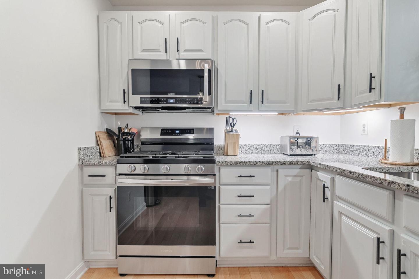 7014 OAK RIDGE RD, FALLS CHURCH, Virginia 22042, 3 Bedrooms Bedrooms, 4 Rooms Rooms,1 BathroomBathrooms,Residential,For sale,7014 OAK RIDGE RD,VAFX2279080 MLS # VAFX2279080 7014 OAK RIDGE RD, FALLS CHURCH, Virginia 22042, 3 Bedrooms Bedrooms, 4 Rooms Rooms,1 BathroomBathrooms,Residential,For sale,7014 OAK RIDGE RD,VAFX2279080 MLS # VAFX2279080