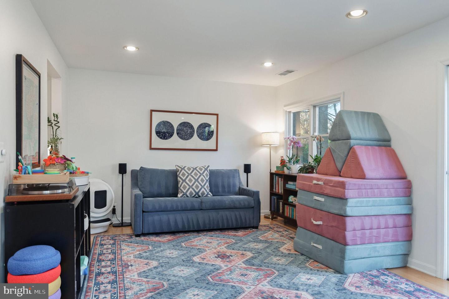 7014 OAK RIDGE RD, FALLS CHURCH, Virginia 22042, 3 Bedrooms Bedrooms, 4 Rooms Rooms,1 BathroomBathrooms,Residential,For sale,7014 OAK RIDGE RD,VAFX2279080 MLS # VAFX2279080 7014 OAK RIDGE RD, FALLS CHURCH, Virginia 22042, 3 Bedrooms Bedrooms, 4 Rooms Rooms,1 BathroomBathrooms,Residential,For sale,7014 OAK RIDGE RD,VAFX2279080 MLS # VAFX2279080