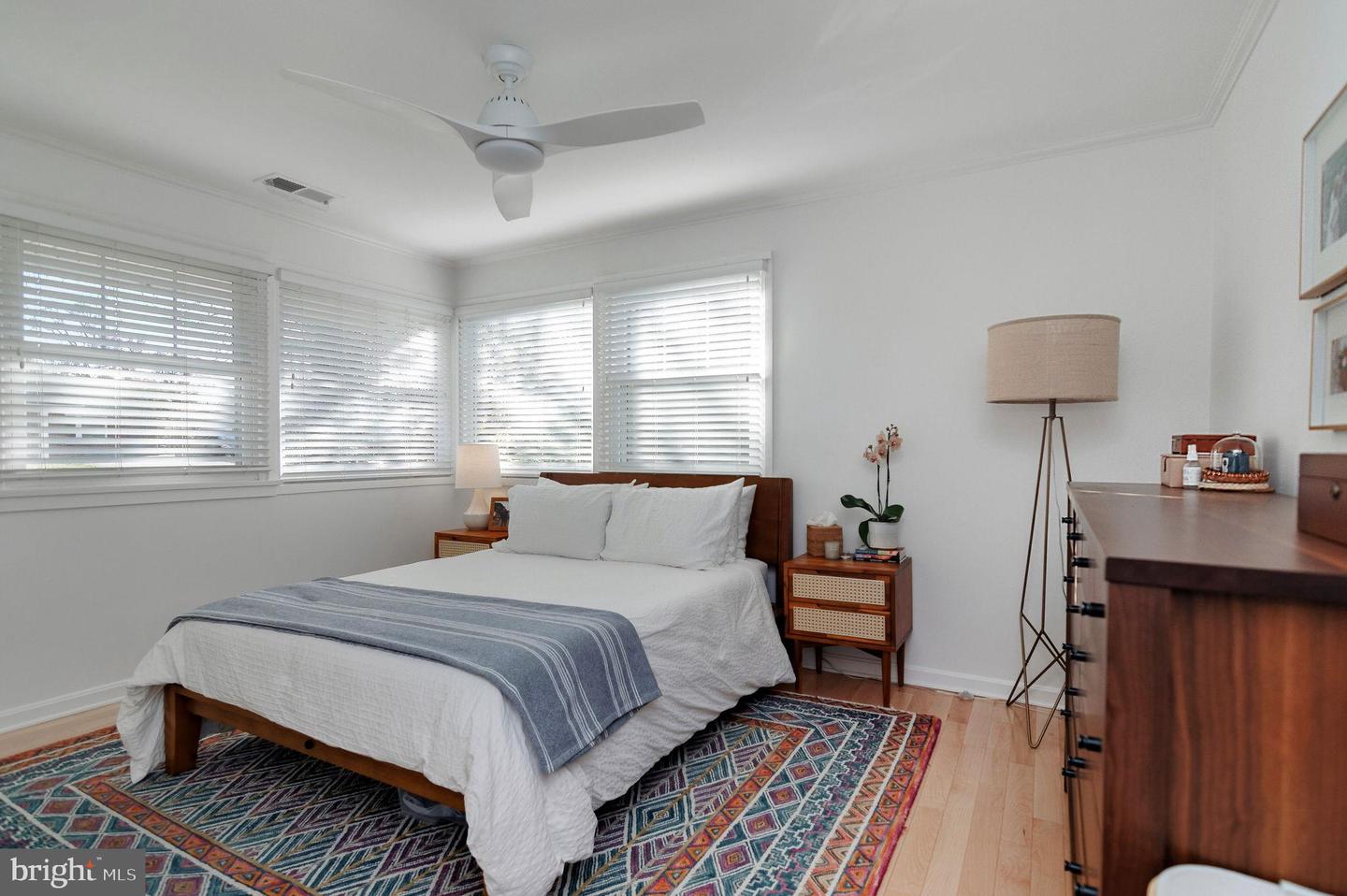 7014 OAK RIDGE RD, FALLS CHURCH, Virginia 22042, 3 Bedrooms Bedrooms, 4 Rooms Rooms,1 BathroomBathrooms,Residential,For sale,7014 OAK RIDGE RD,VAFX2279080 MLS # VAFX2279080 7014 OAK RIDGE RD, FALLS CHURCH, Virginia 22042, 3 Bedrooms Bedrooms, 4 Rooms Rooms,1 BathroomBathrooms,Residential,For sale,7014 OAK RIDGE RD,VAFX2279080 MLS # VAFX2279080