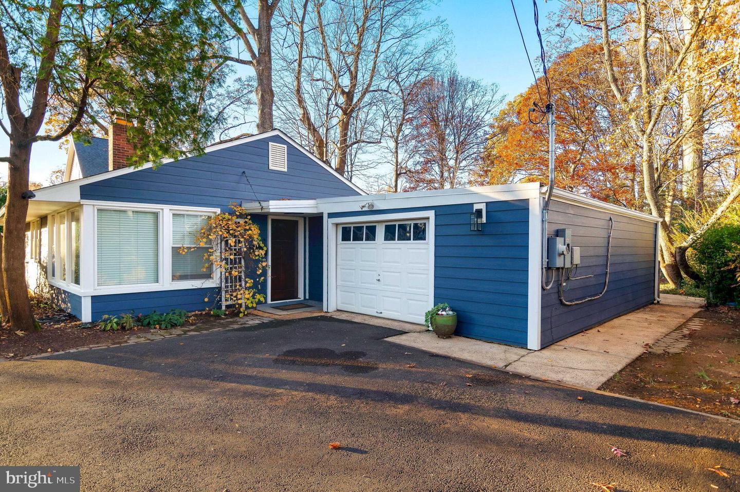 7014 OAK RIDGE RD, FALLS CHURCH, Virginia 22042, 3 Bedrooms Bedrooms, 4 Rooms Rooms,1 BathroomBathrooms,Residential,For sale,7014 OAK RIDGE RD,VAFX2279080 MLS # VAFX2279080 7014 OAK RIDGE RD, FALLS CHURCH, Virginia 22042, 3 Bedrooms Bedrooms, 4 Rooms Rooms,1 BathroomBathrooms,Residential,For sale,7014 OAK RIDGE RD,VAFX2279080 MLS # VAFX2279080